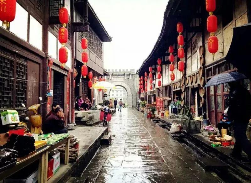 营救迷路的小男孩